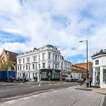 2 Bedroom flat in West Kensington